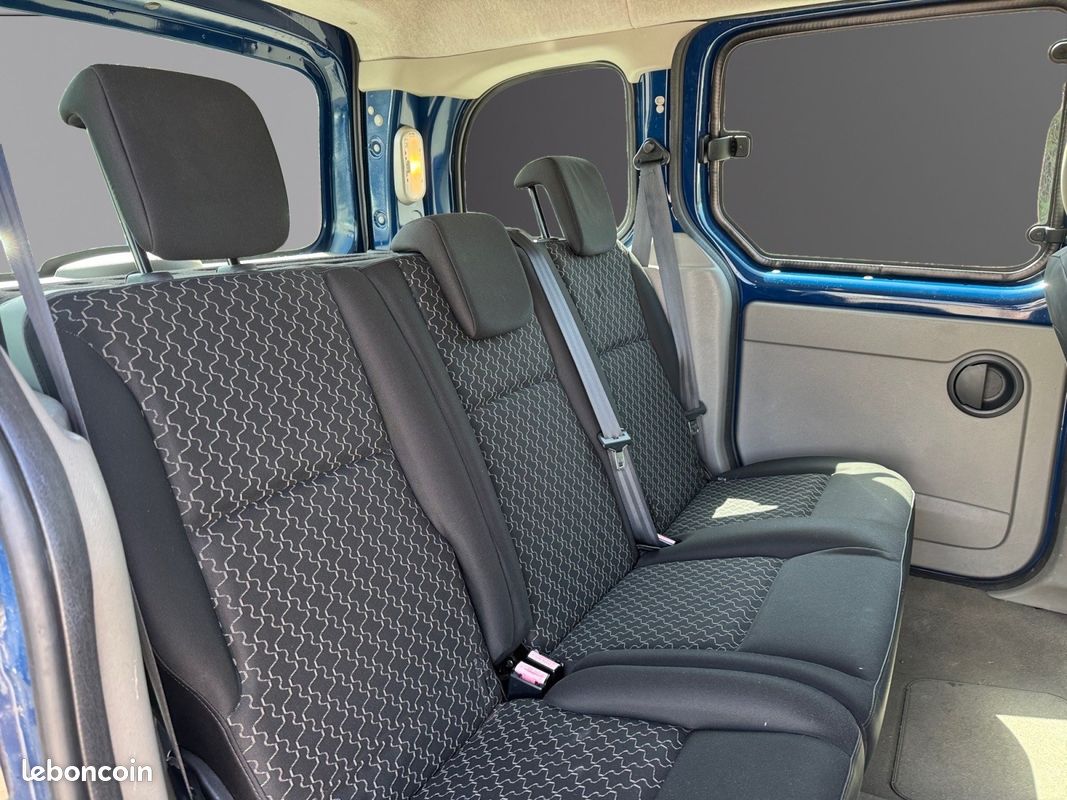 RENAULT KANGOO 1.5 dCi 70 eco2 Authentique 5 Places Garantie 12 mois (image 12)