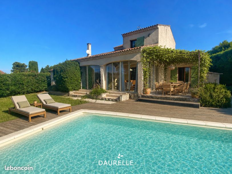Maison 6 pièces 140 m² · à Châteaurenard · 140 m² · 448 000 €