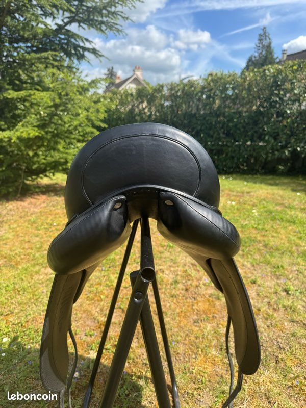 Selle dressage devoucoux Malika Lab (image 5)