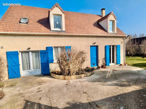 Belle maison familiale de 130 m² avec jardin 760 m² arboré – Le Coudray-Montceaux