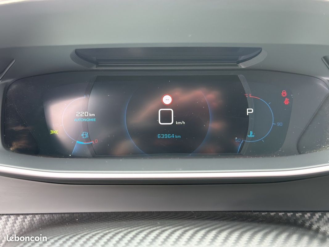 Peugeot 2008 BLUEHDI 130 EAT8 ROADTRIP (image 15)