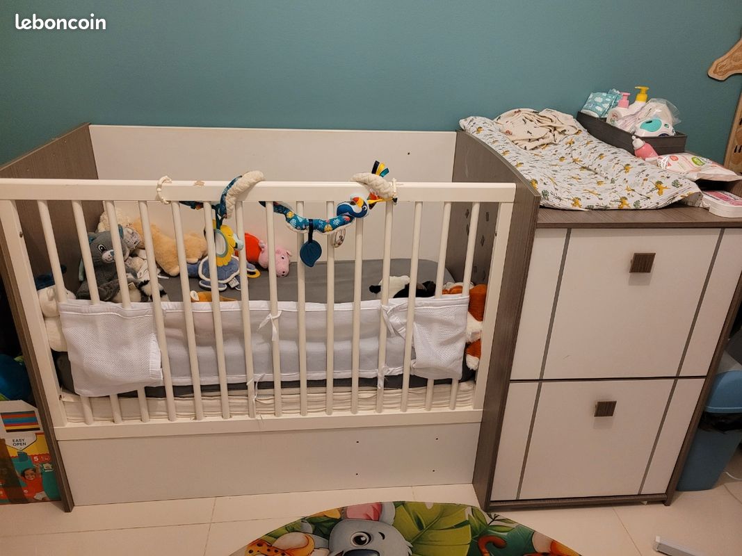Lit bébé avec table à langer (image 1)