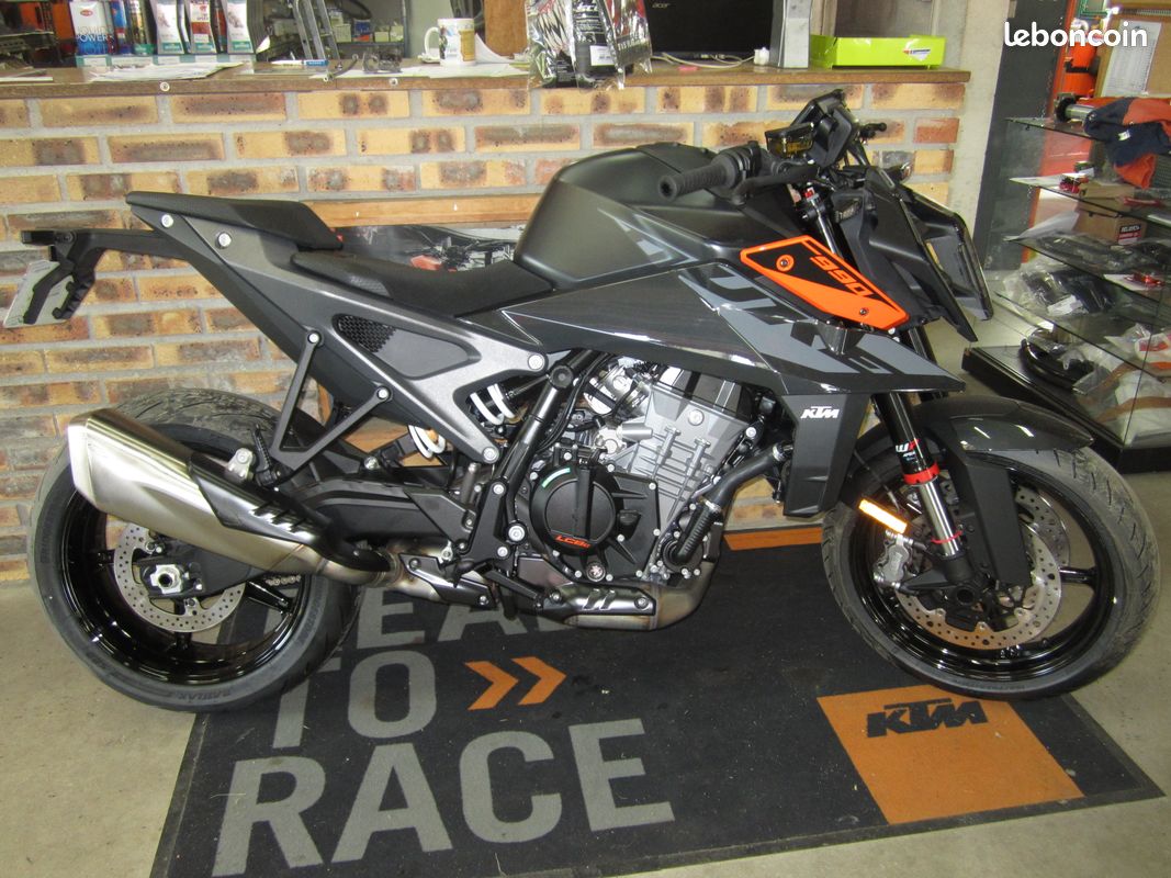Ktm 990 duke 2024 demo - Motos