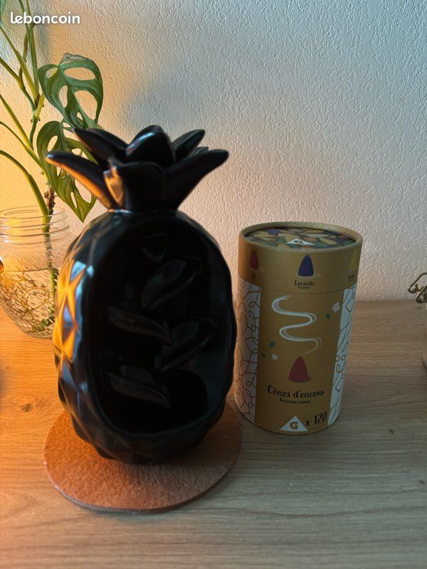 Pot à encens en céramique (image 1)