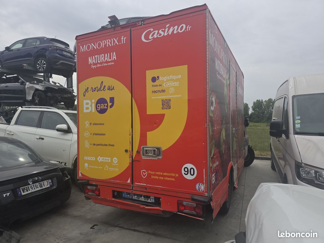 Iveco daily 3,0i turbo chassis cabine 35s14 accidentée (image 2)