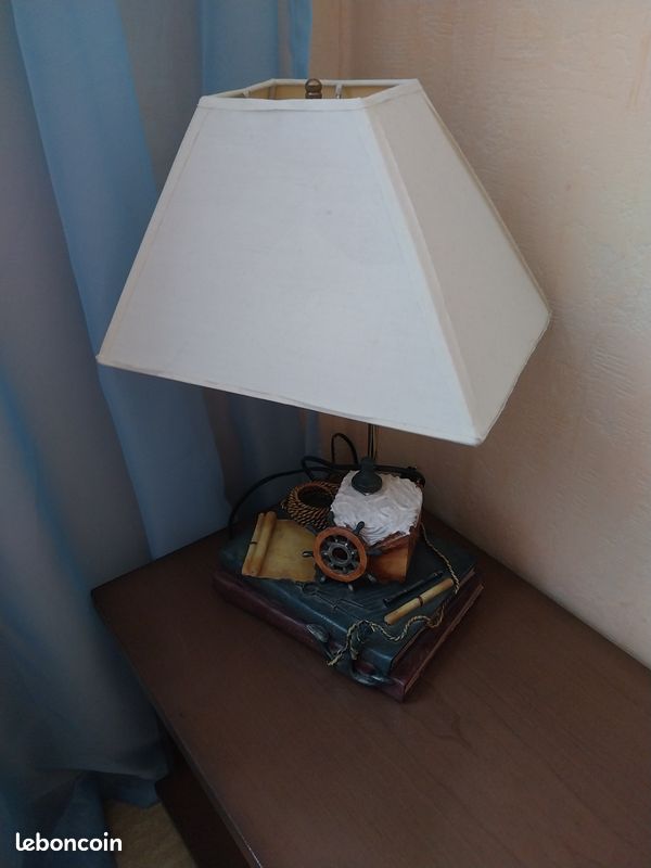 Lampe de table de nuit (image 1)