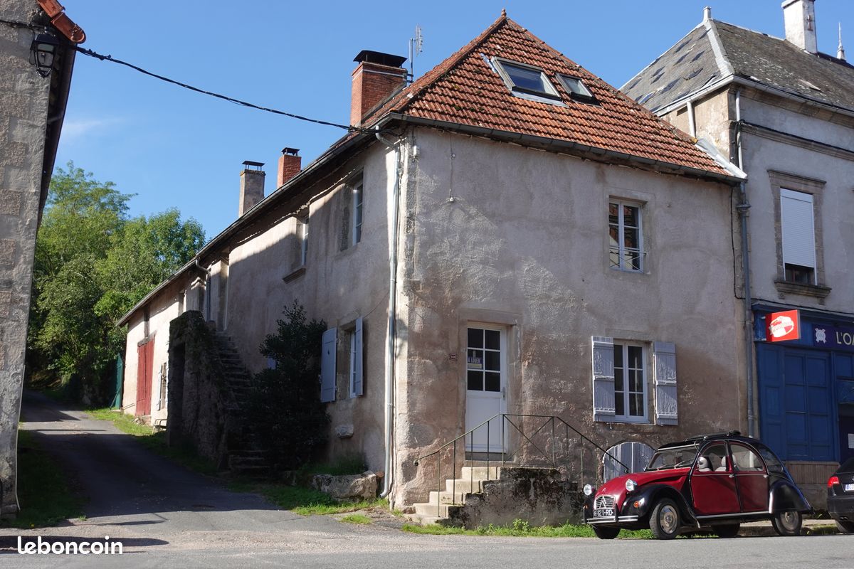 Immeuble 13 pièces 246 m² · à La Tagnière · 246 m² · 80 000 €