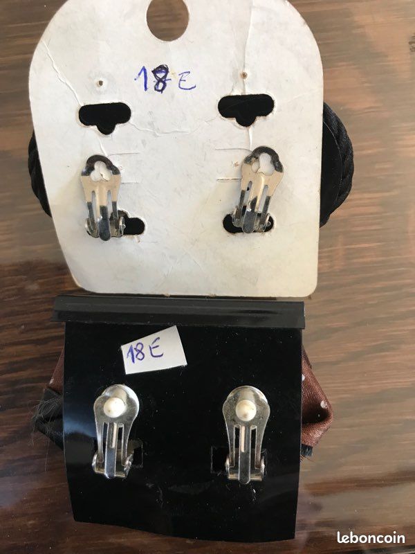 Boucles d’oreilles vintage vendu par 2 paires (image 2)