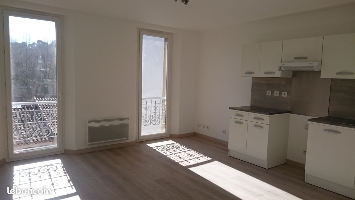 Appartement 3 pièces 46 m² · à Auriol · 46 m² · 850 €