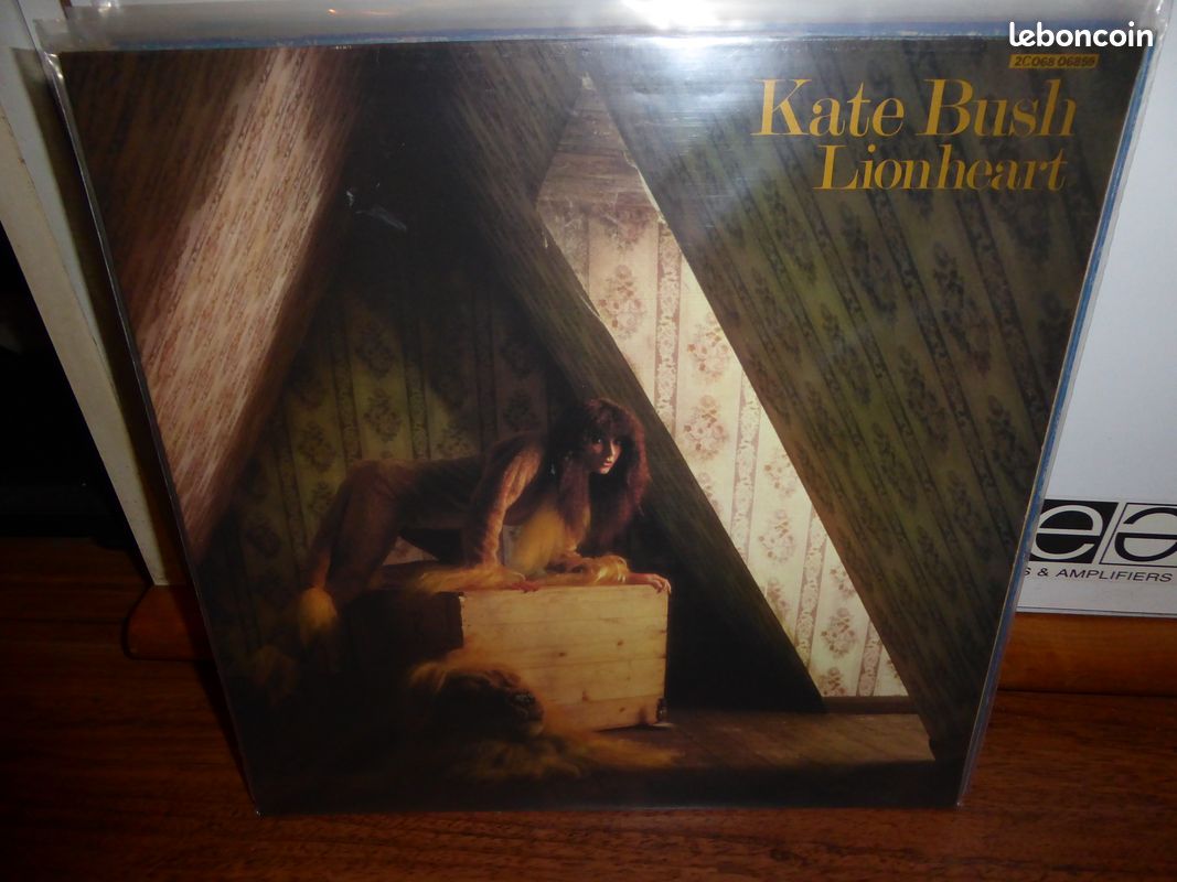 Kate Bush, Lionheart, original 1978 vinyl tbe (image 1)