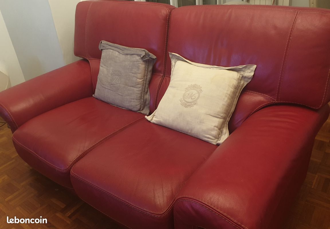 Vend 2 canapés cuir rouge (image 1)