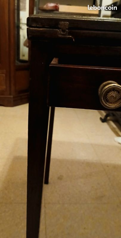 TABLE ANCIENNE Dite "MOUCHOIR" EN ACAJOU (image 8)