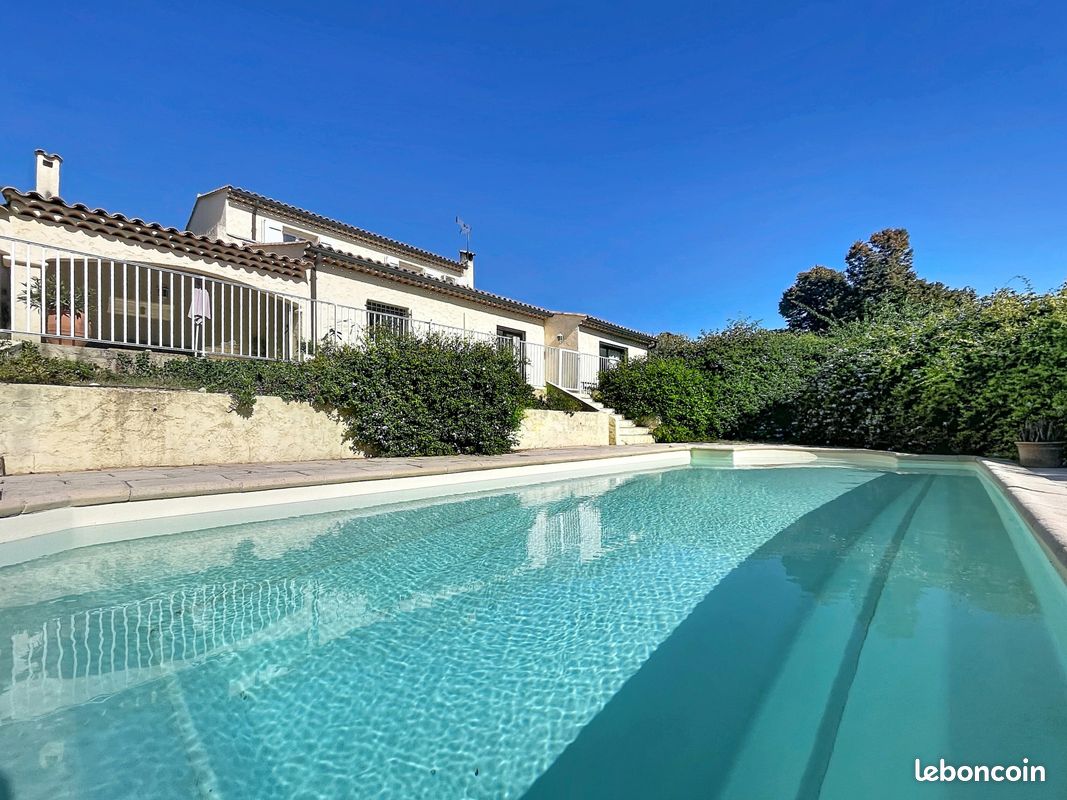 Maison 6 pièces 174 m² · à Antibes · 174 m² · 1 290 000 €