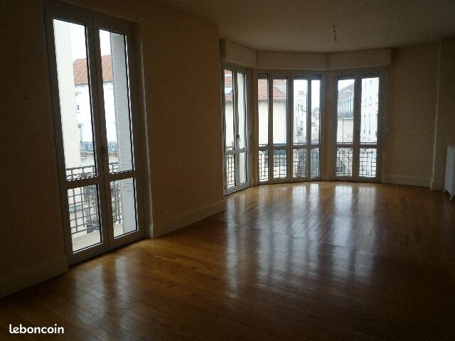 Appartement 5 pièces 110 m² · à Vichy · 110 m² · 990 €/mois