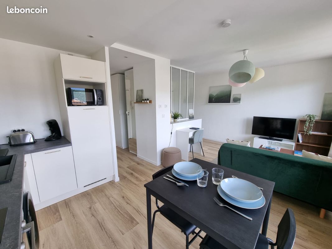 Appartement 1 pièce 33 m² · à Le Pont-de-Claix · 33 m² · 720 €/mois