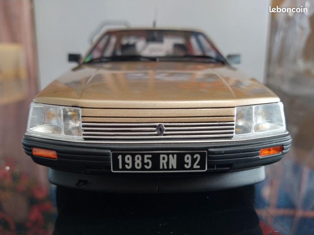 Miniature neuve Renault 25 R25 V6 injection phase 1 beige 1/18 Ottomobile - Collection