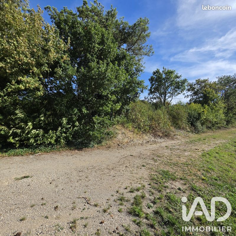 Terrain 750 m² · à Macey · 750 m² · 68 000 €