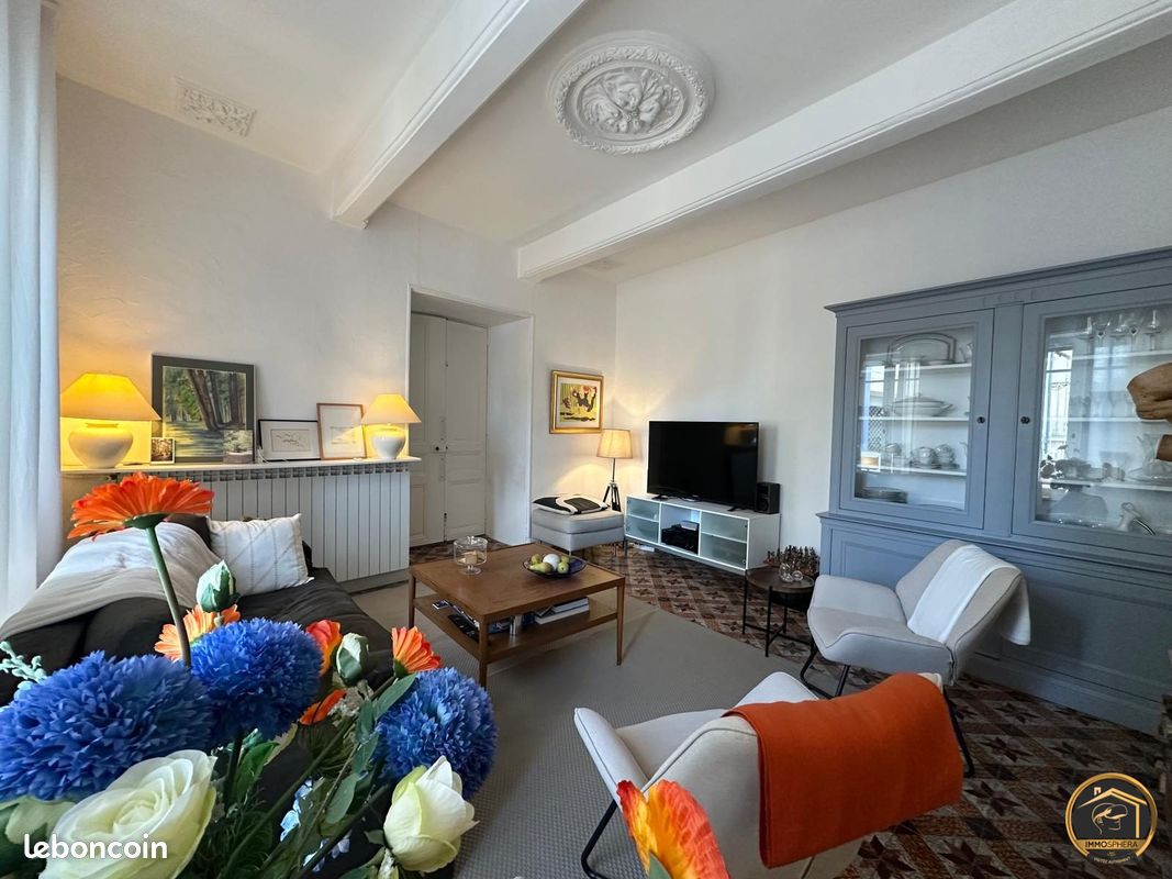 Maison 9 pièces 240 m² · à Fleury · 240 m² · 430 000 €