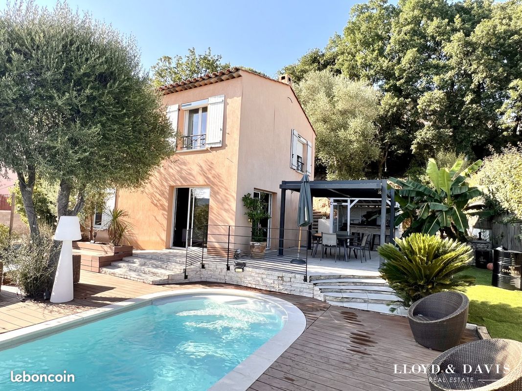 Maison 5 pièces 98 m² · à Bagnols-en-Forêt · 98 m² · 449 000 €