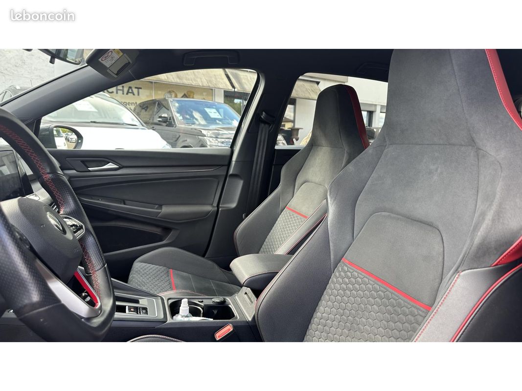 VOLKSWAGEN GOLF 2.0 TSI - 300 - BV DSG 7 VIII BERLINE GTI Clubsport PHASE 1 (image 25)