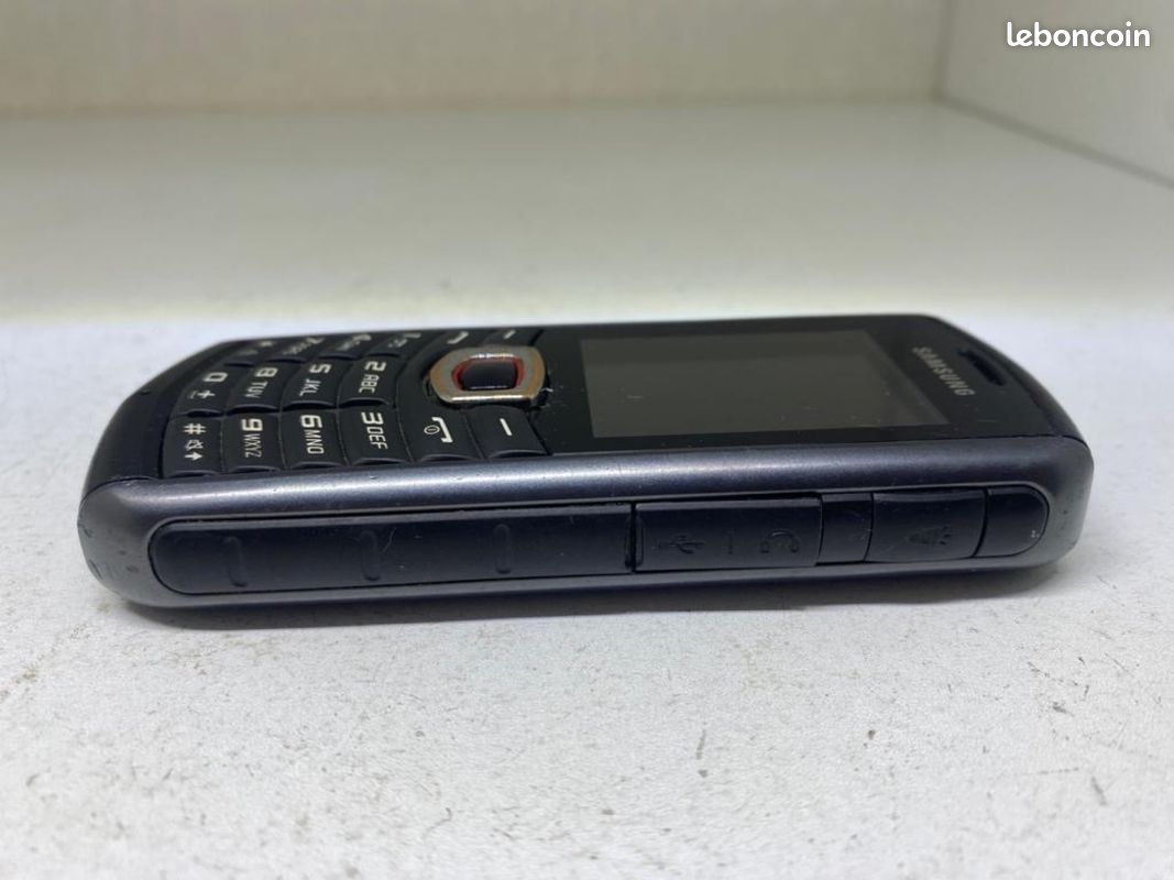 Téléphone portable Samsung Solid GT-B2710 (image 3)