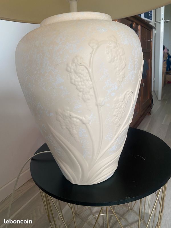 Lampe en plâtre motif (image 1)