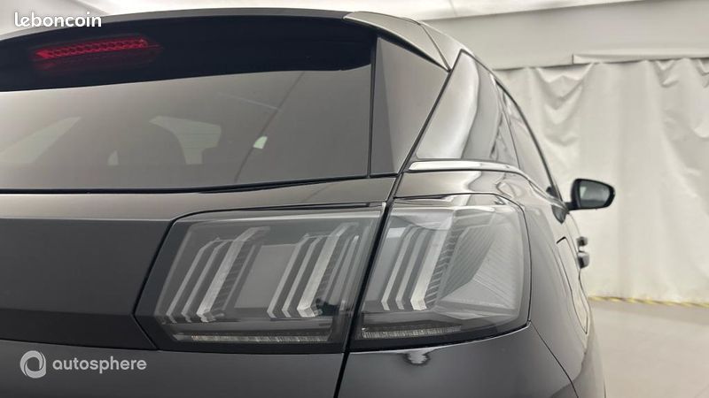 Peugeot 3008 HYBRID 225ch GT e-EAT8 (image 27)