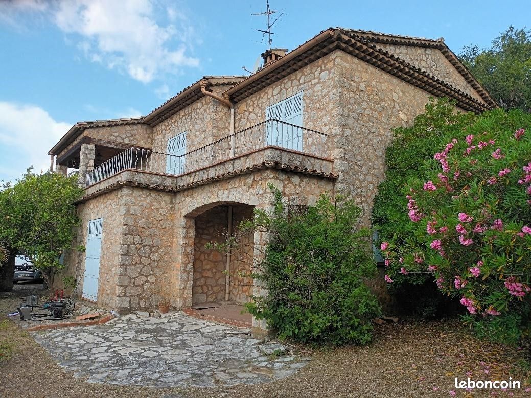 Maison 7 pièces 170 m² · à Grasse · 170 m² · 590 000 €