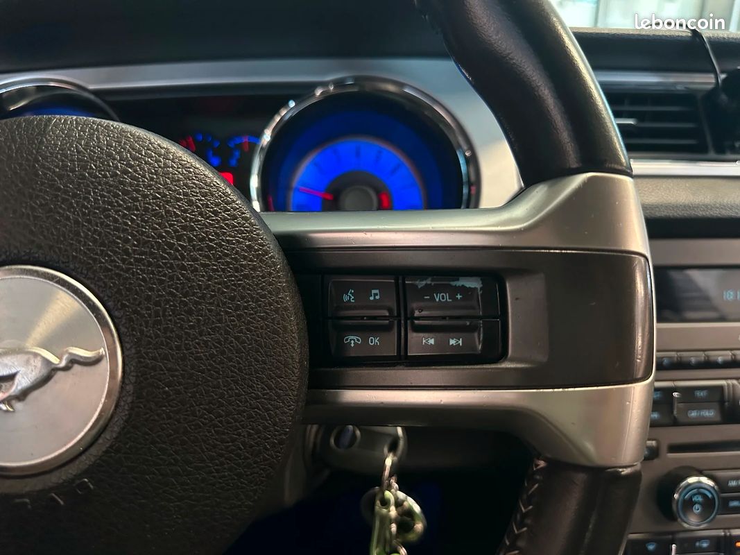 Ford mustang 3.7 v6 gt - révision effectuée (image 23)