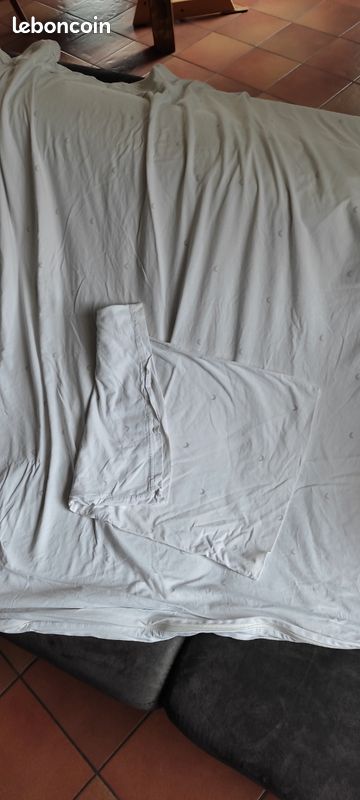 Parure lunes pour lit bébé 
Bon état (image 2)