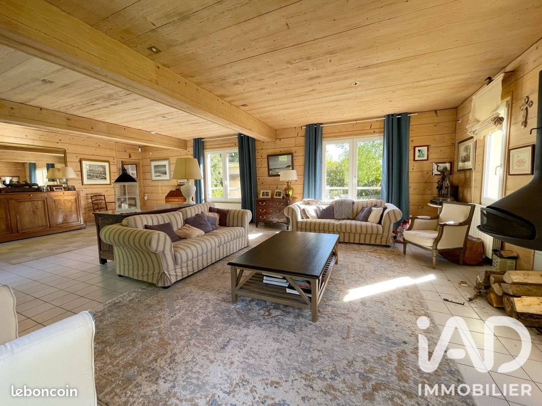 Maison 9 pièces 275 m² · à Choisy-au-Bac · 275 m² · 698 000 €