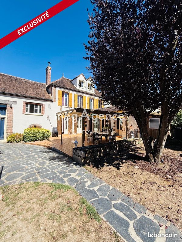 Maison 13 pièces 215 m² · à La Chapelle-sur-Oreuse · 215 m² · 304 000 €