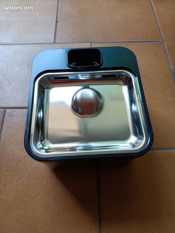 Fontaine à eau pour chat (image 1)