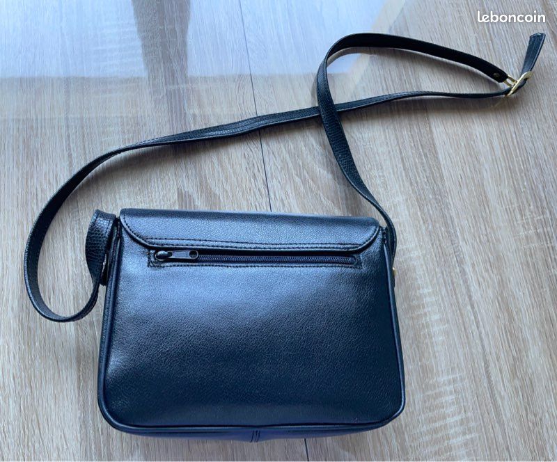 Sac à Main En Cuir Bleu Marine 7321 Design - Taille Moyenne, état Proche Du Neuf