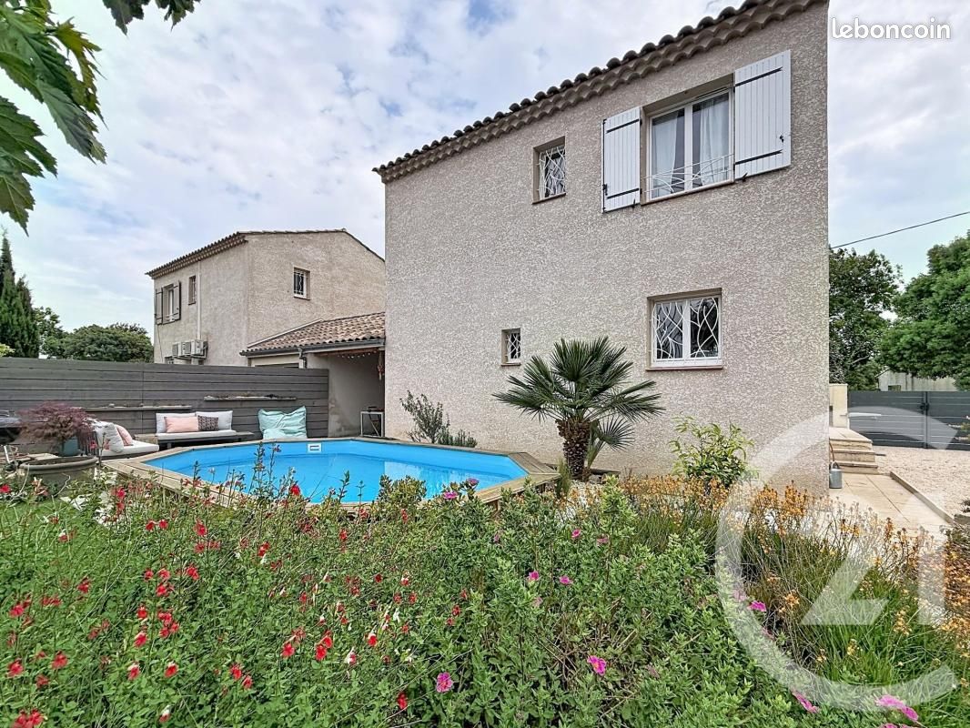 Maison 4 pièces 87 m² · à Saint-Martin-de-Crau · 87 m² · 329 000 €