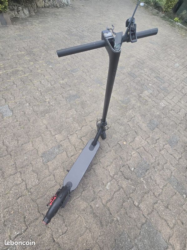 Trottinette Xiaomi — Pour pièces ou projet de rénovation (image 2)