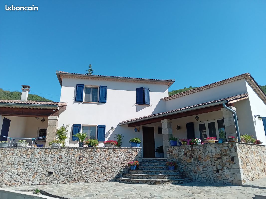 Location chambre & cuisine. Piscine privée pour 2 voyageurs Parc National des Cévennes (image 1)