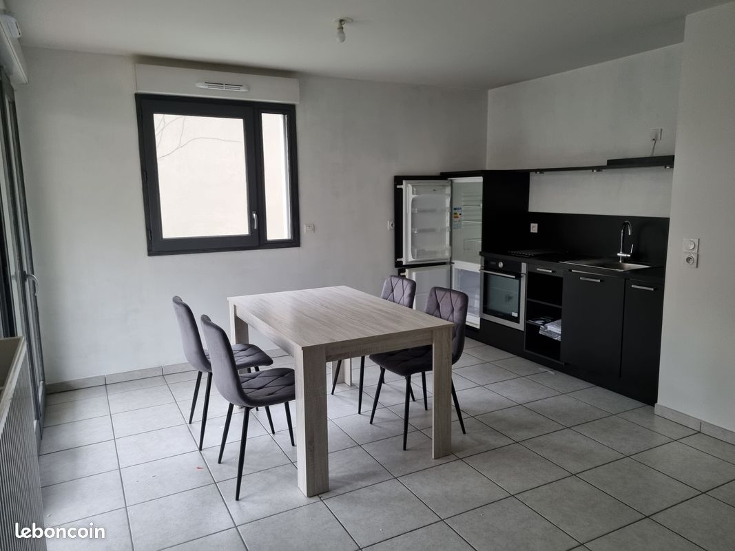 Appartement 3 pièces 62 m² · à Saint-Étienne · 62 m² · 810 €