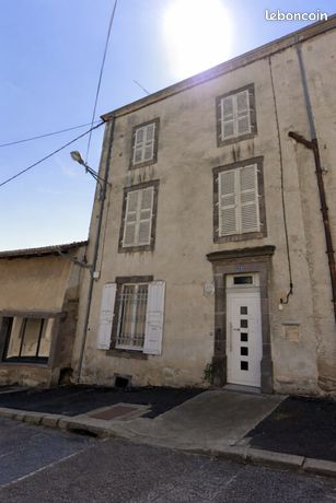Arlanc – Immeuble à rénover​ - 3 appartements