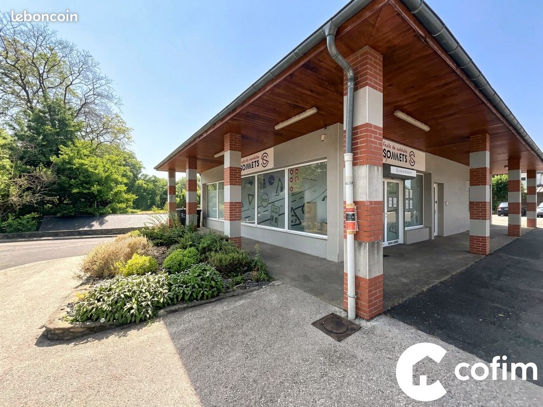 Immeuble 164 m² · à Horgues · 164 m² · 250 000 €