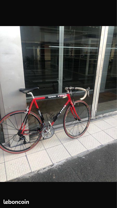 Vélo de course vintage VITUS OCT siglé célèbre équipe LOTTO 450 Vélo de course vintage VITUS OCT siglé célèbre équipe LOTTO 450