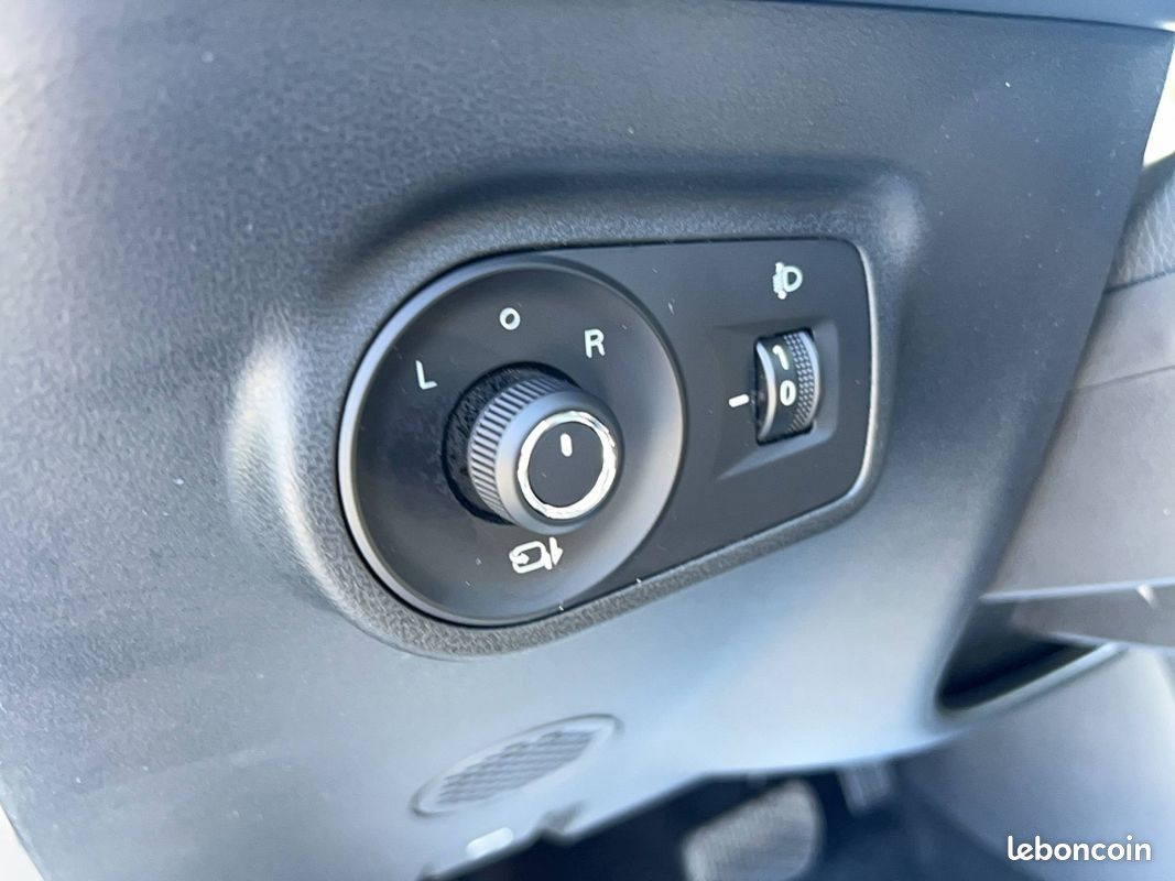 MG ZS 1.5 L Hybrid+ 197 ch Luxury (image 13)