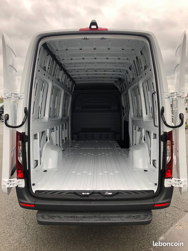 51 990 HT Mercedes SPRINTER 319 CDI 190 CH L3H2 870 Euro(s)HT/MOIS (image 5)