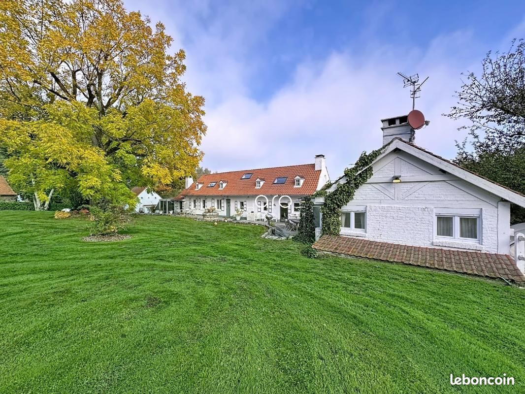 Maison 7 pièces 250 m² · à Halluin · 250 m² · 1 040 000 €
