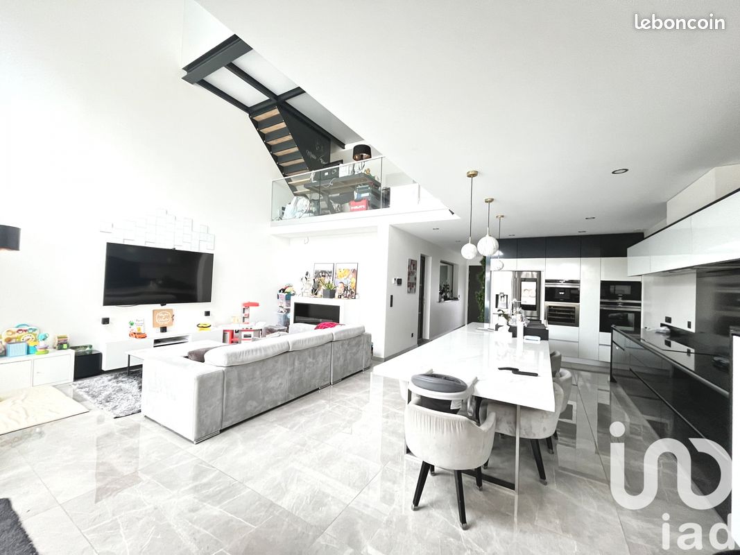 Maison 6 pièces 155 m² · à Bègles · 155 m² · 579 000 €