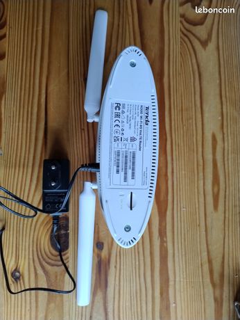 Tenda 4G06 Routeur Modem 4G LTE 300Mbps WiFi Avec Téléphonie - Box 4G Plug & Play Carte SIM - 2 Antennes Amovibles, VoLTE, Ports LAN/WAN