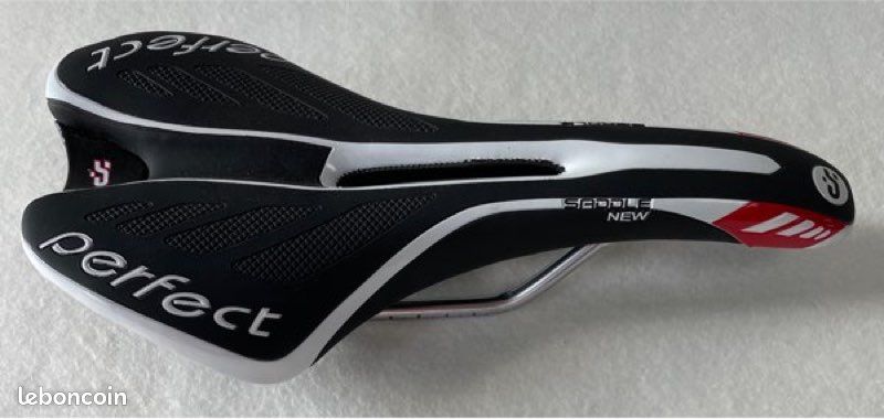Selle De Moto Isotta Extra Comfort Pilot YAMAHA Tenere 700 Noir Rouge Blanc P214660