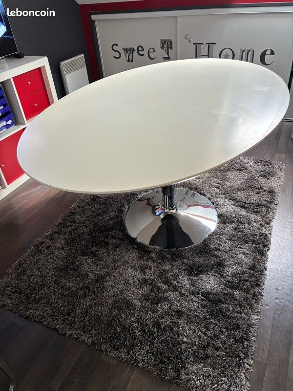Table ovale (image 1)
