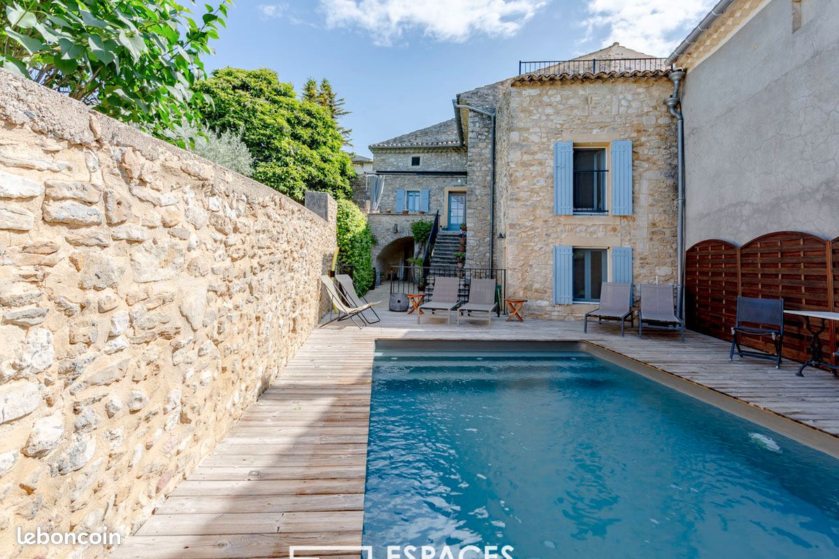 Maison 10 pièces 280 m² · à Goudargues · 280 m² · 735 000 €