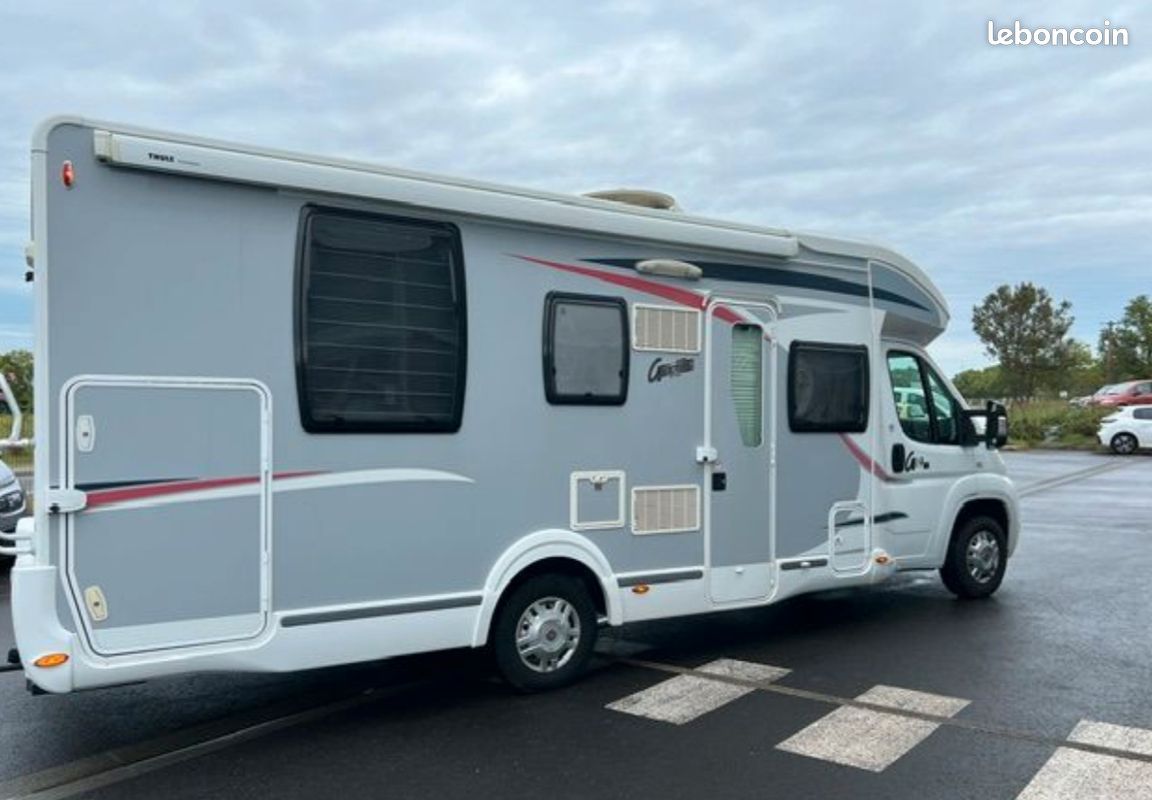 Location camping-car climatisé cabine et cellule (image 3)
